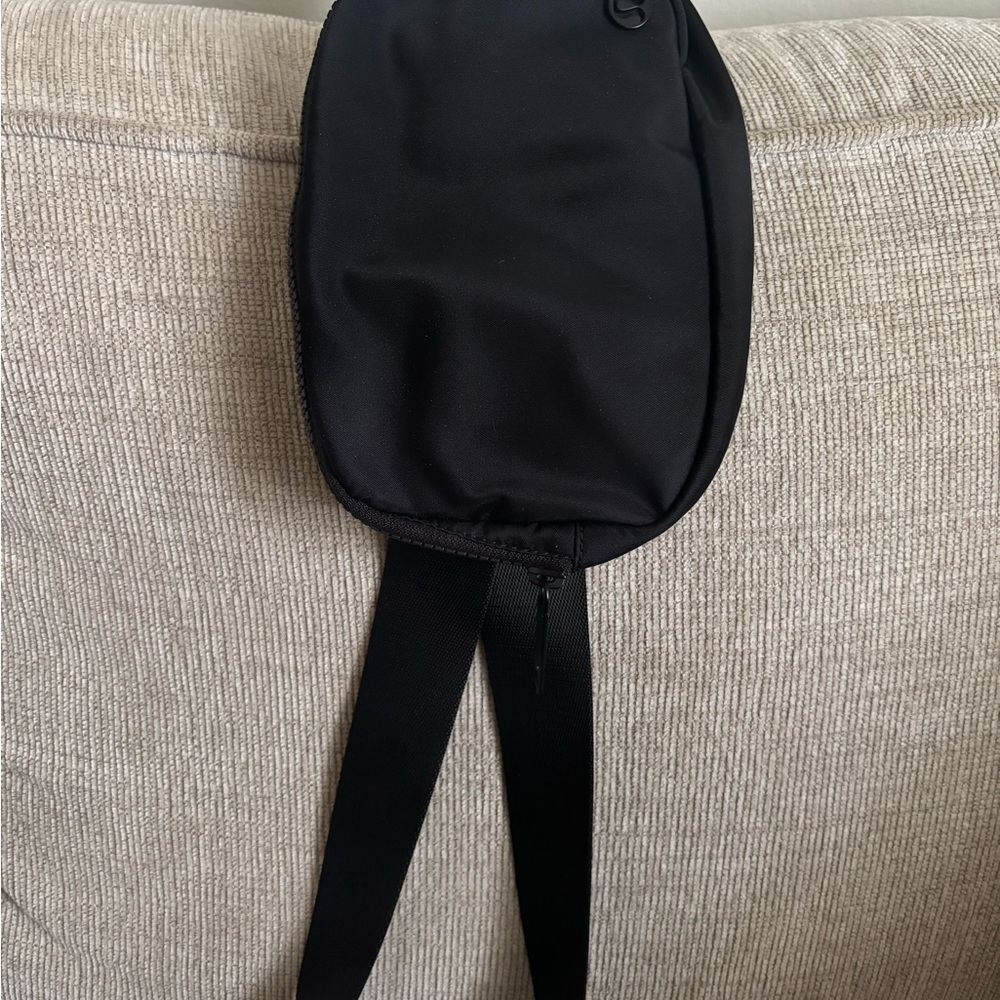 Lululemon Belt Bag (Black)